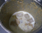 A picture of step 4 of Banana &Dates Shake.