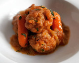 Foto del paso 9 de la receta: Albóndigas de calamar con panceta ibérica y zanahorias