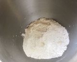 Une image de l'étape 3 de Pâte brisée épeautre, lait et fruits à coque.