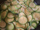 Calabacitas salteadas con queso parmesano
