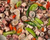 Foto langkah ke 5 dari resep Tumis Cumi Asin.