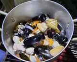 Foto del paso 4 de la receta: Cocimiento de Mariscos 🦪🦑
