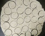A picture of step 4 of Moon shape mathri.