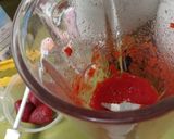 Foto langkah ke 4 dari resep 42. Puding Merah Putih (Puding Lapis Strawberry Susu).