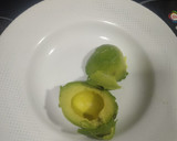 Foto del paso 2 de la receta: Aguacate con salmón