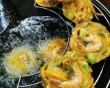Foto langkah ke 4 dari resep Bakwan Udang (Gimbal Udang).