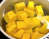 A picture of step 3 of "Itoko-ni" Kabocha Squash Simmered with Canned Adzuki Beans.