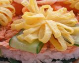 A picture of step 10 of Flower Field Chirashi Sushi Cake.