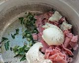 A picture of step 5 of Egg Noodles with Scallion, Ham, and Cream Cheese Sauce.