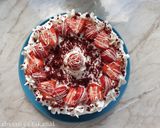 Epres fehércsokoládés-mascarponés vörösbársony torta recept fázis 9 fotója