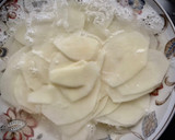 Foto del paso 1 de la receta: Gratinado de patatas a la pimienta con burrata