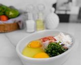 صورة لخطوة 2 من وصفة وجبة فطور بالبيض والطماطم | BREAKFAST