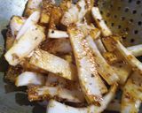 A picture of step 3 of Radish pickle.