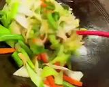 A picture of step 5 of Yasai Itame (Japanese stir fried vegetables).