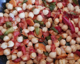 Foto del paso 5 de la receta: Cazuela vegetariana de garbanzos con tomate y huevos poché
