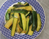 Foto del paso 3 de la receta: Calabacín con champiñón rico rico