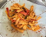 Gambar langkah 6 resipi 👩‍🍳Crab Sticks Goreng Spicy.