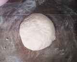 Foto del paso 2 de la receta: Medialunas (sin manteca y fácil)