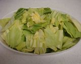 A picture of step 1 of Cabbage and Chicken Breast Steamed in the Microwave.