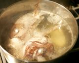 A picture of step 5 of Madai Ushiojiru (Red Sea Bream Fishbone Soup).