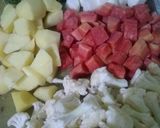 A picture of step 1 of Mix vegetable with Cream.
