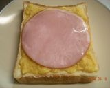 A picture of step 2 of Easy Creamed Corn Fluffy Toast.