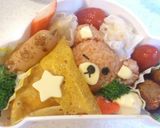 A picture of step 6 of Rilakkuma Omurice.