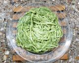 Foto del paso 6 de la receta: 🍝Fideos en salsa de espinaca, ajo y queso crema con castañas de cajú y (falso) huevo poché 🍝