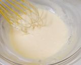 A picture of step 6 of Stawberry Chocolate Muffins.
