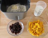A picture of step 1 of Raisin Bread with 50% Kabocha Squash.