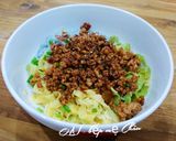 Hình bước làm 2 của món Mì tươi sốt cay
