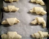 Foto del passaggio 10 della ricetta Cornetti salati di pasta brioche farciti 🎄⭐