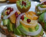 Une image de l'étape 4 de 🌱 Tartine avocat mayonnaise clémentine.