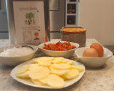Foto del paso 1 de la receta: Huevos rotos con chorizo