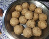 गोंद बाजरे के लड्डू (gond bajre ke ladoo recipe in Hindi) रेसिपी चरण 6 फोटो
