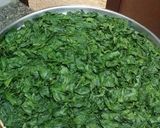صورة لخطوة 1 من وصفة تفريزالملوخية