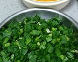 Foto langkah ke 1 dari resep Dadar telur daun kucai.