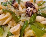 Foto del paso 3 de la receta Chipirones encebollados con pimientos verdes italianos