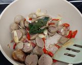 Foto langkah ke 5 dari resep Tumis Buncis Bakso.