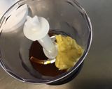 Une image de l'étape 1 de Sauce salade au soja, melfor et moutarde américaine.