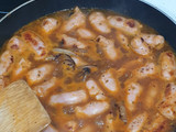 Salchichas de pollo con patatas