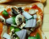 A picture of step 2 of Bread pizza.