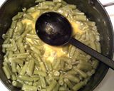 A picture of step 1 of taisen's green bean stuffing.
