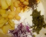 A picture of step 1 of Dahi phulki raita.