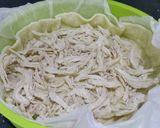 A picture of step 5 of Chicken, mushroom and artichoke quiche.