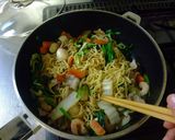 A picture of step 8 of Easy and Yummy Shanghai-Style Yakisoba Noodles.