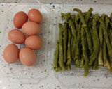 Foto del paso 2 de la receta: Tortilla de espárragos y crema de verduras con frutos secos