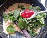 Foto langkah ke 4 dari resep Tuscan shrimp with spinach and creamy sauce.