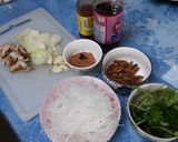 รูปขั้นตอนการทำที่ 1 ของ วุ้นเส้นเย็นตาโฟต้มยำแห้ง