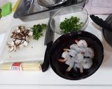 รูปขั้นตอนการทำที่ 1 ของ บะหมี่แห้งกุ้งสด (ง่ายๆ)